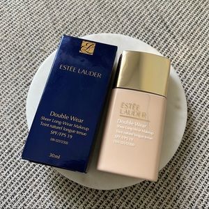 Estee Lauder Double Wear Sheer Long-Wear Makeup